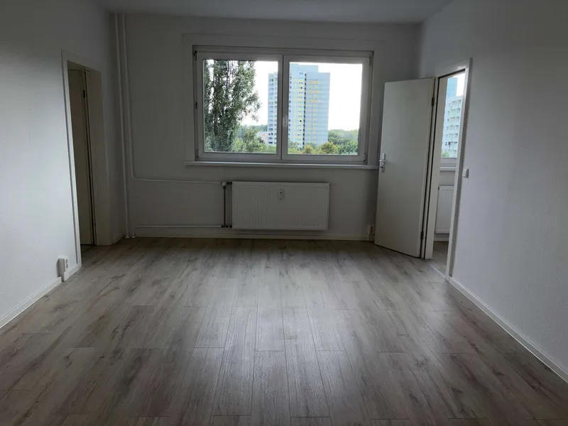 Helle Wohnung in Hohenschönhausen freut sich auf neue Mieter! — photo 1
